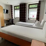 Avenue Gaestehaus Inn
