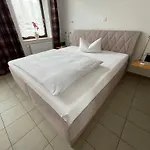 Avenue Gaestehaus Inn *