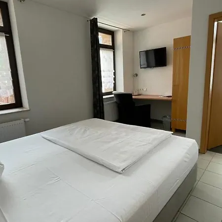 イン Avenue Gaestehaus *