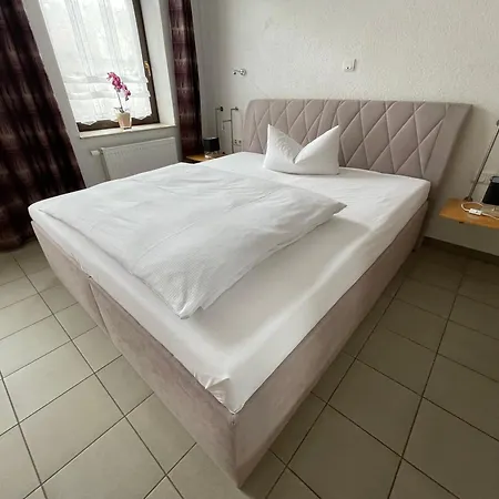 Avenue Gaestehaus Guest house *