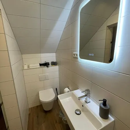 Avenue Gaestehaus イン ケムニッツ