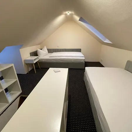 Avenue Gaestehaus Guest house *
