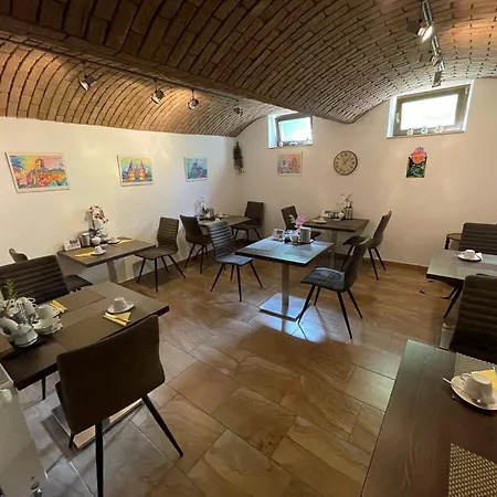 Avenue Gaestehaus אורחן קמניץ